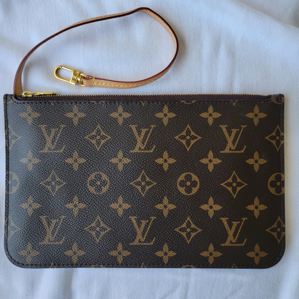 Louis Vuitton Neverfull MM Monogram Wristlet Pouch